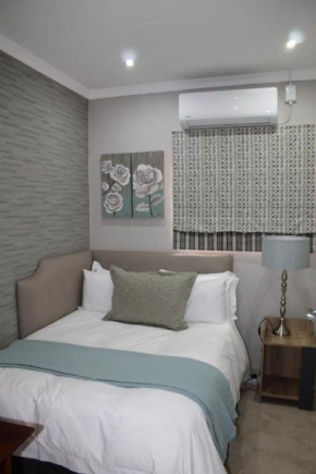 Cronin Luxury Accomodation Room 2